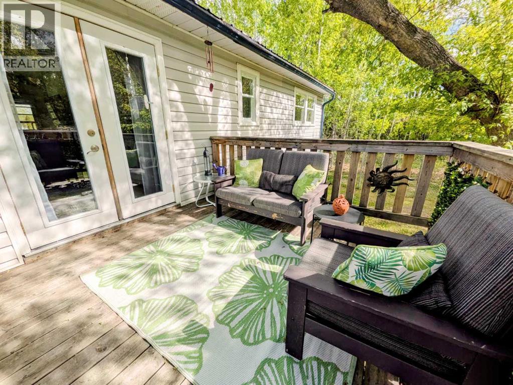 4814 52 Street Property Photo 3