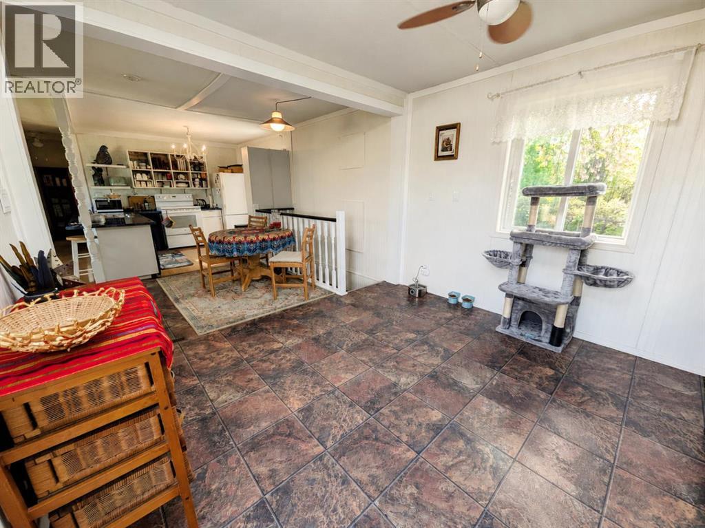 4814 52 Street Property Photo 6