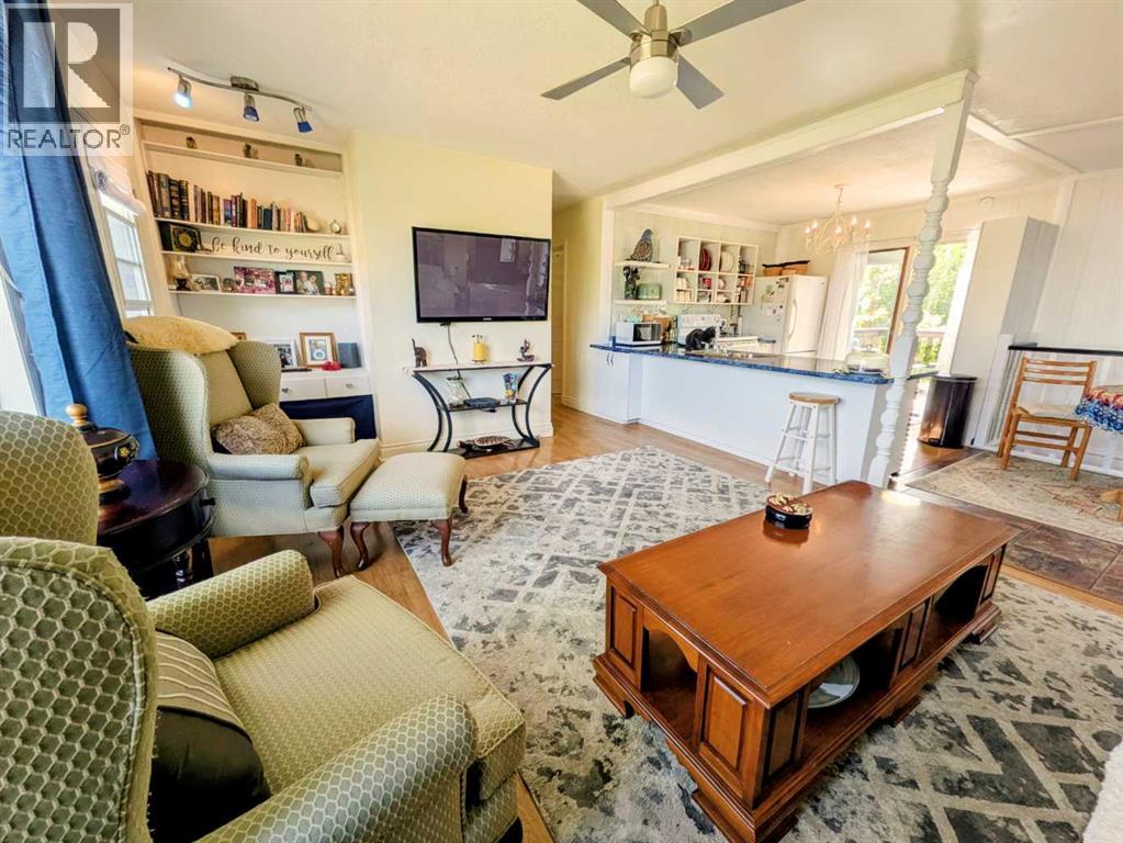 4814 52 Street Property Photo 10