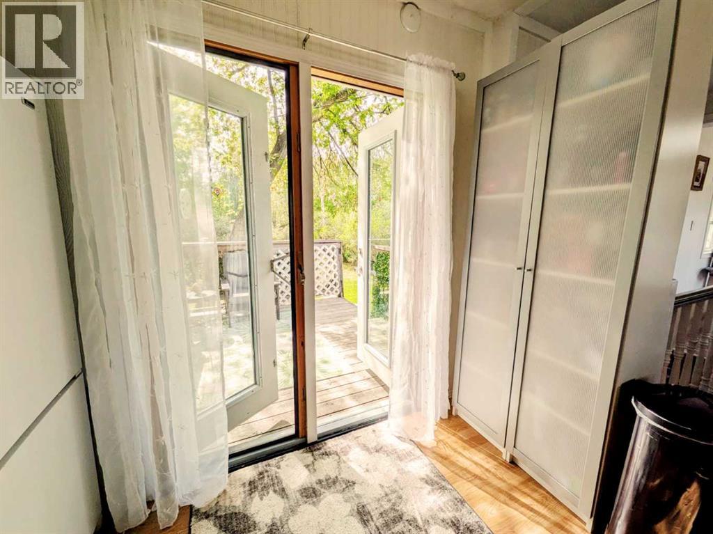 4814 52 Street Property Photo 16