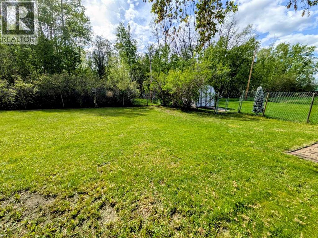 4814 52 Street Property Photo 36