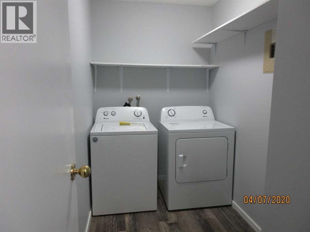 3007 57a Avenue Property Photo 14