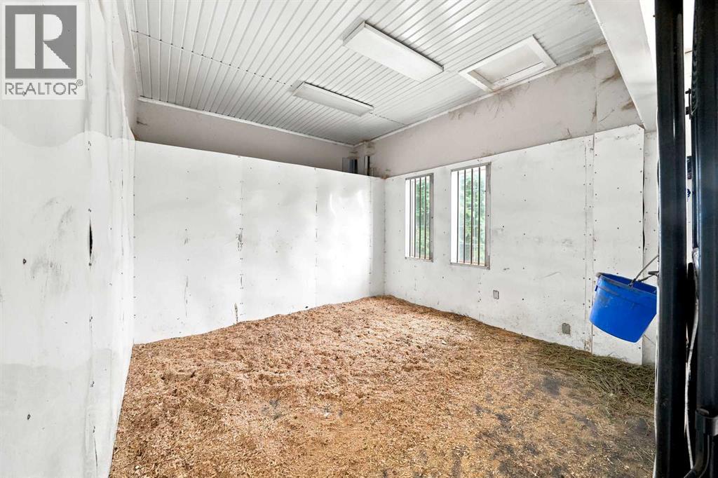 36142a Highway 2 Service Road S Property Photo 13