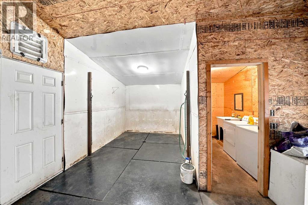 36142a Highway 2 Service Road S Property Photo 17