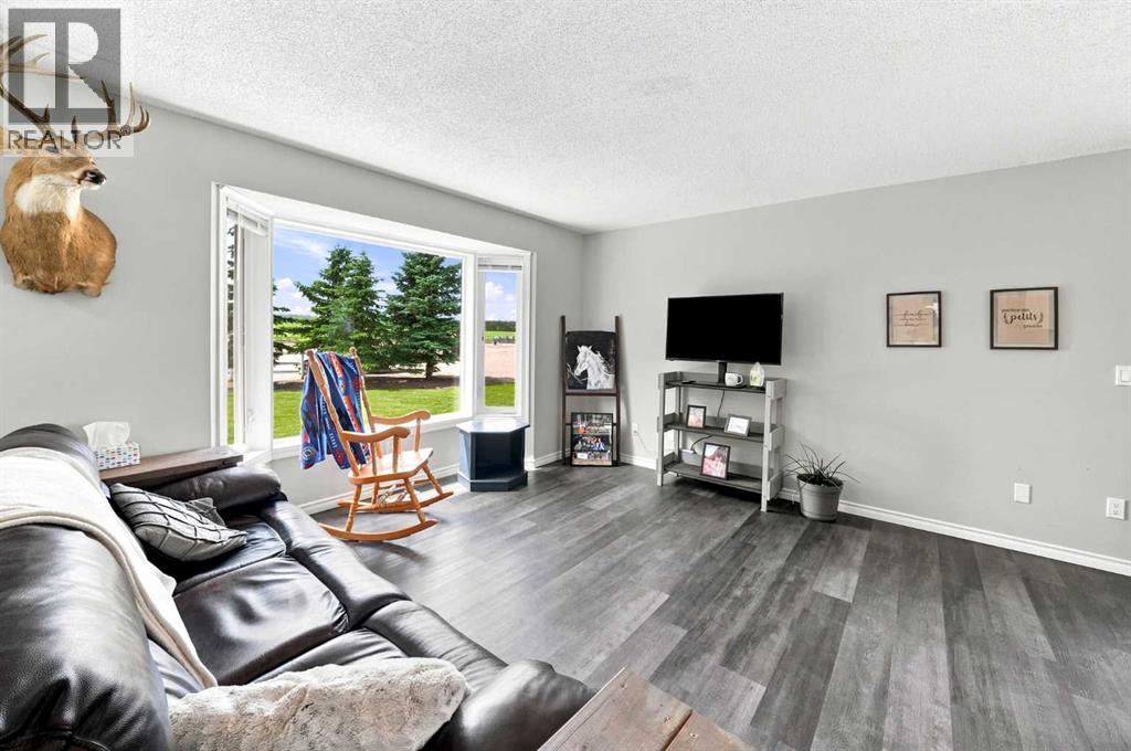 36142a Highway 2 Service Road S Property Photo 26