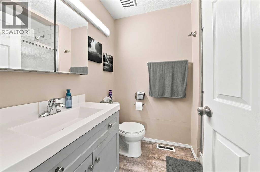 36142a Highway 2 Service Road S Property Photo 33