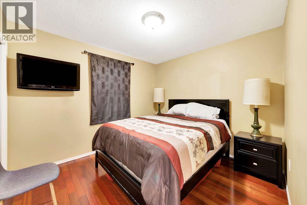 506 2nd Street E Property Photo 18