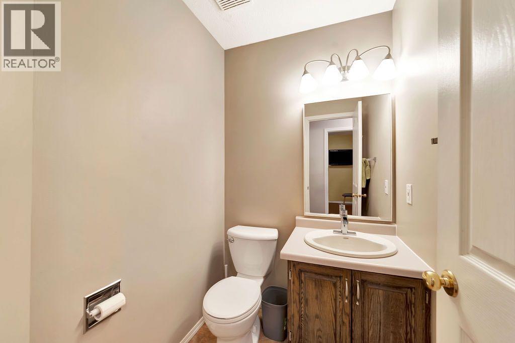 506 2nd Street E Property Photo 19