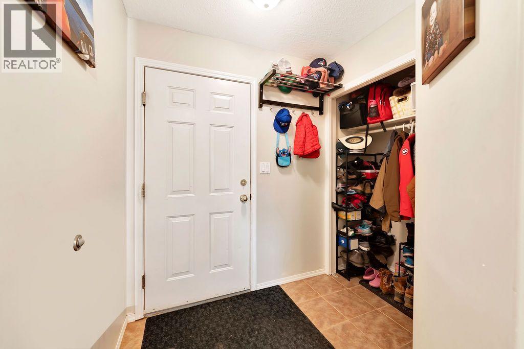 506 2nd Street E Property Photo 20