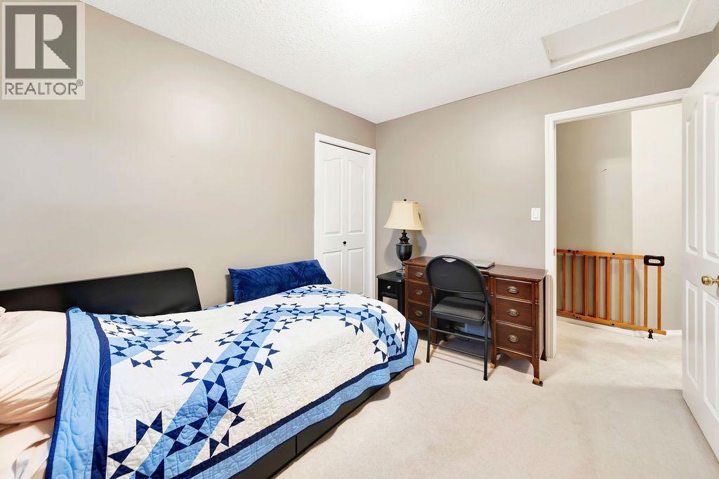 506 2nd Street E Property Photo 22