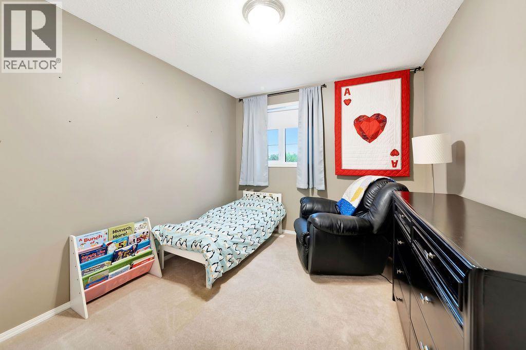 506 2nd Street E Property Photo 24