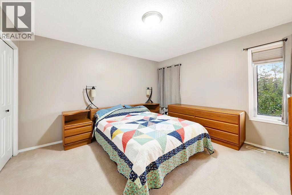 506 2nd Street E Property Photo 25