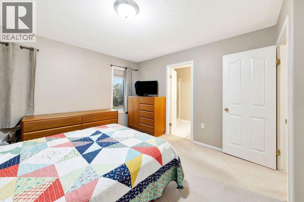 506 2nd Street E Property Photo 26