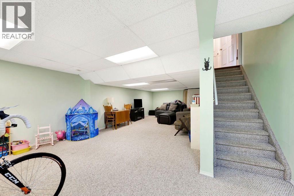 506 2nd Street E Property Photo 28