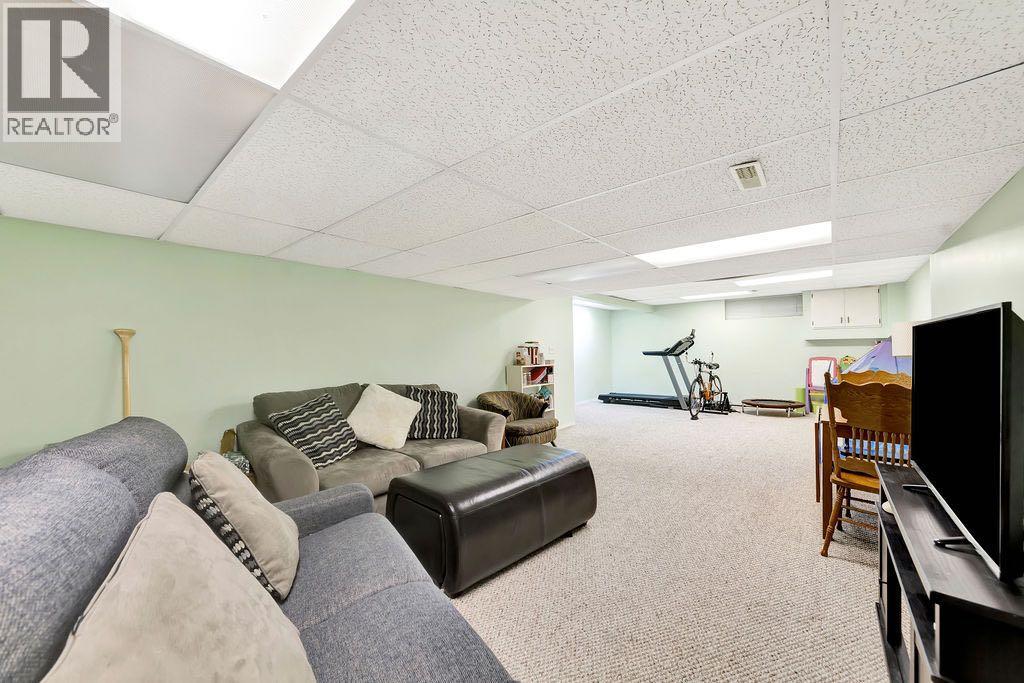 506 2nd Street E Property Photo 31