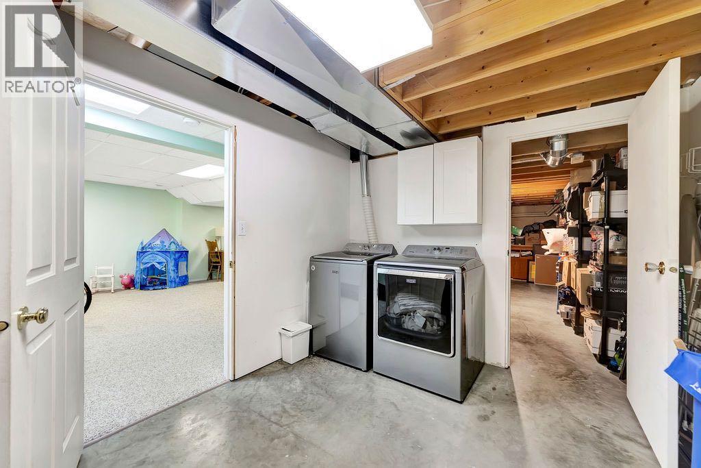 506 2nd Street E Property Photo 32