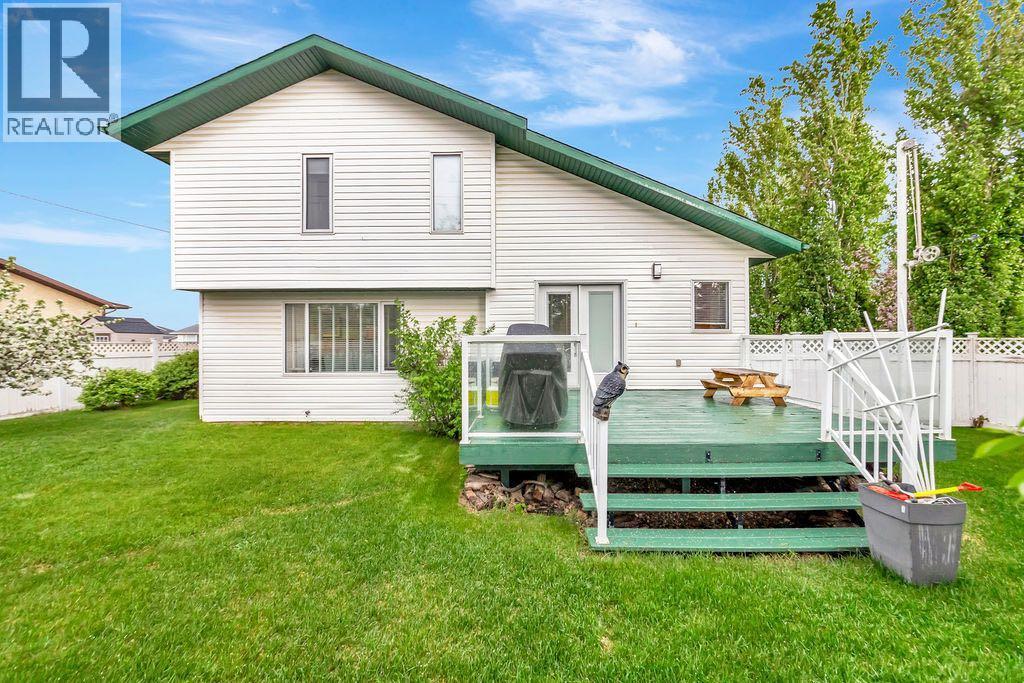 506 2nd Street E Property Photo 34