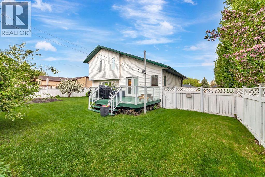 506 2nd Street E Property Photo 36