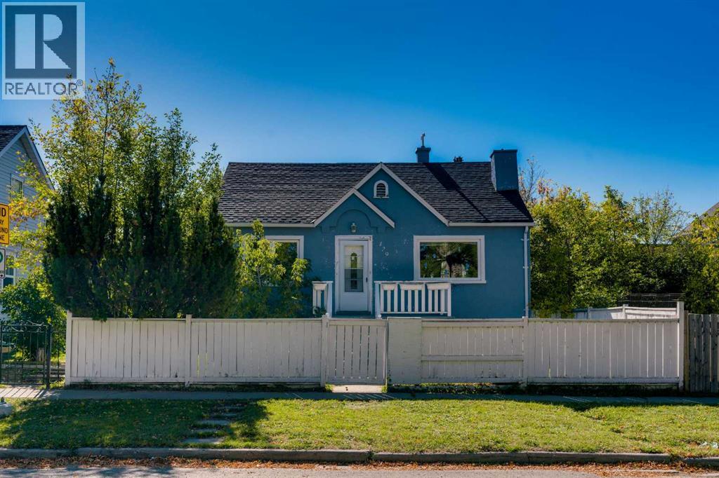 129 18 Avenue Nw Property Photo 1