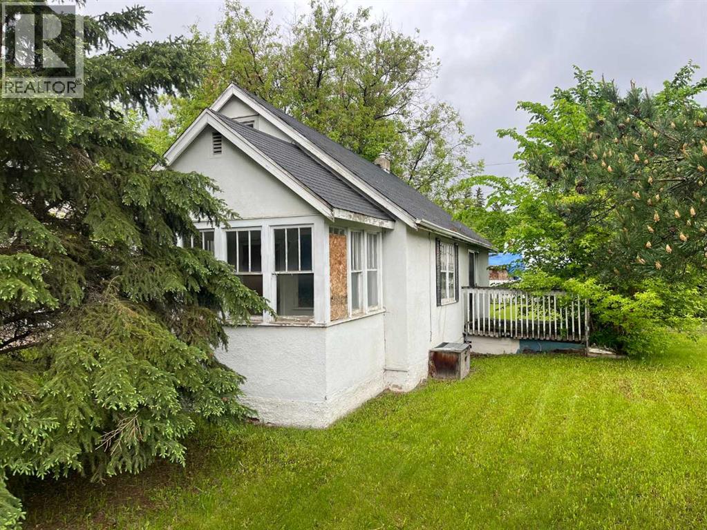 5402 50 Street Property Photo 6