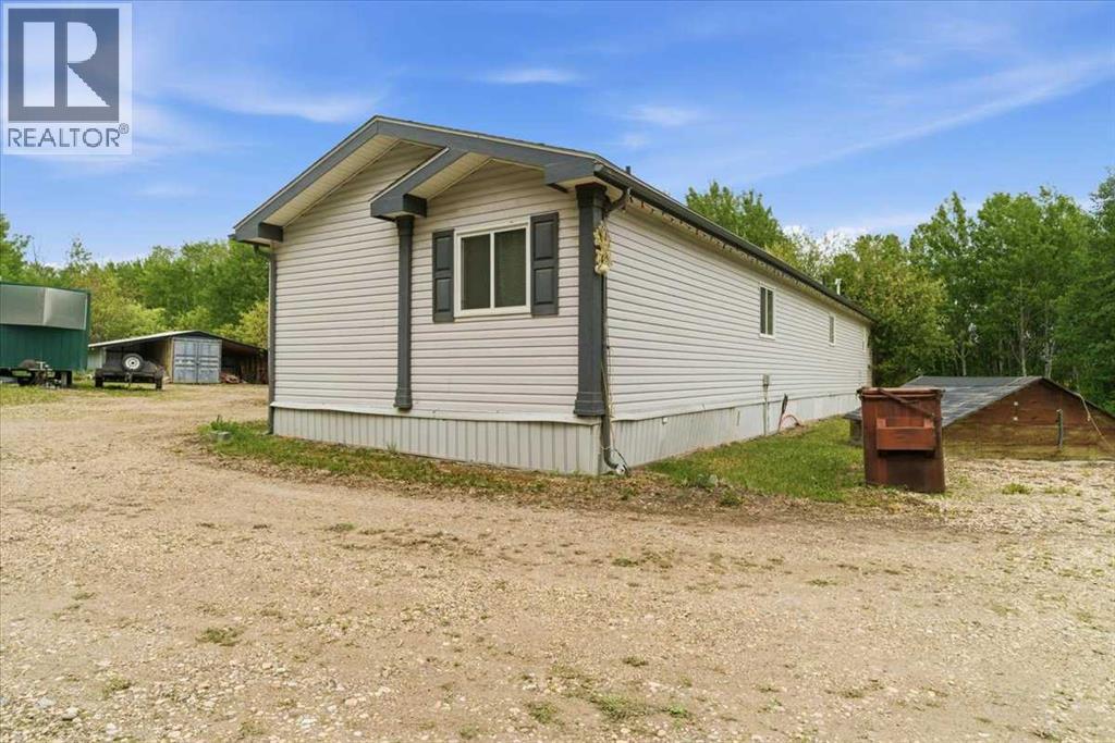 0 722 Property Photo 3