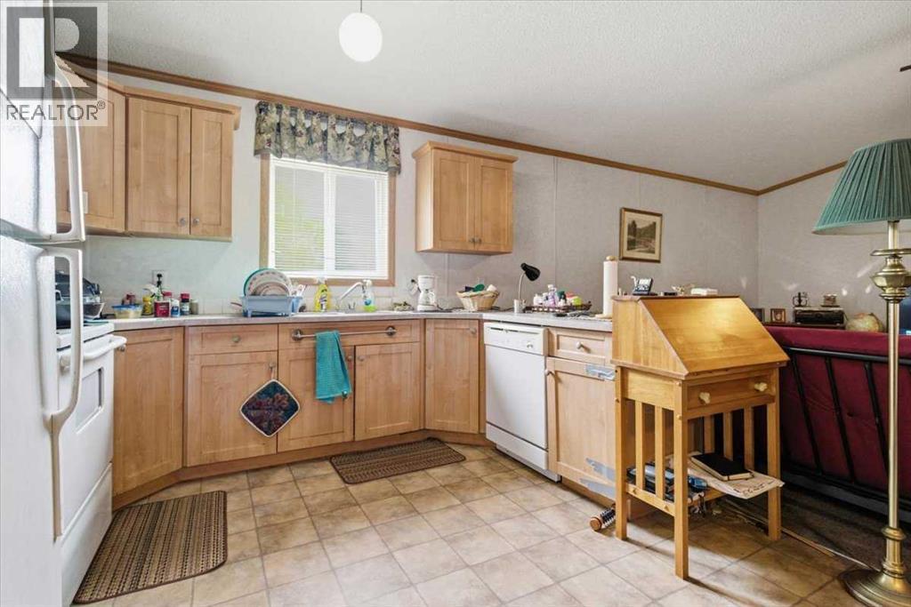 0 722 Property Photo 6