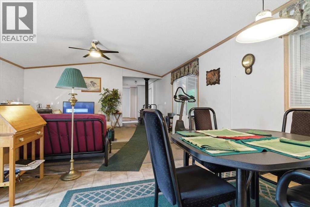 0 722 Property Photo 9
