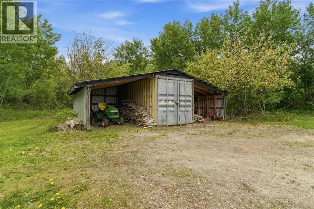 0 722 Property Photo 27