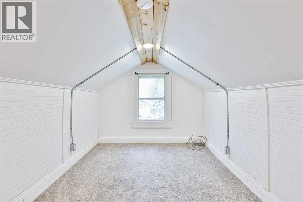 912 8 Street S Property Photo 10