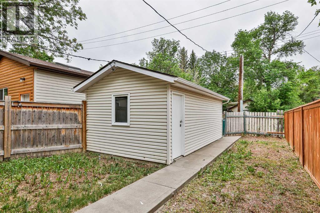 912 8 Street S Property Photo 15