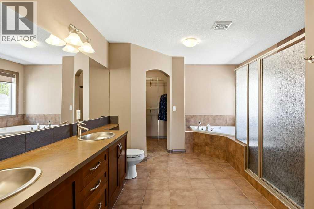 23 Aspen Stone Crescent Sw Property Photo 23