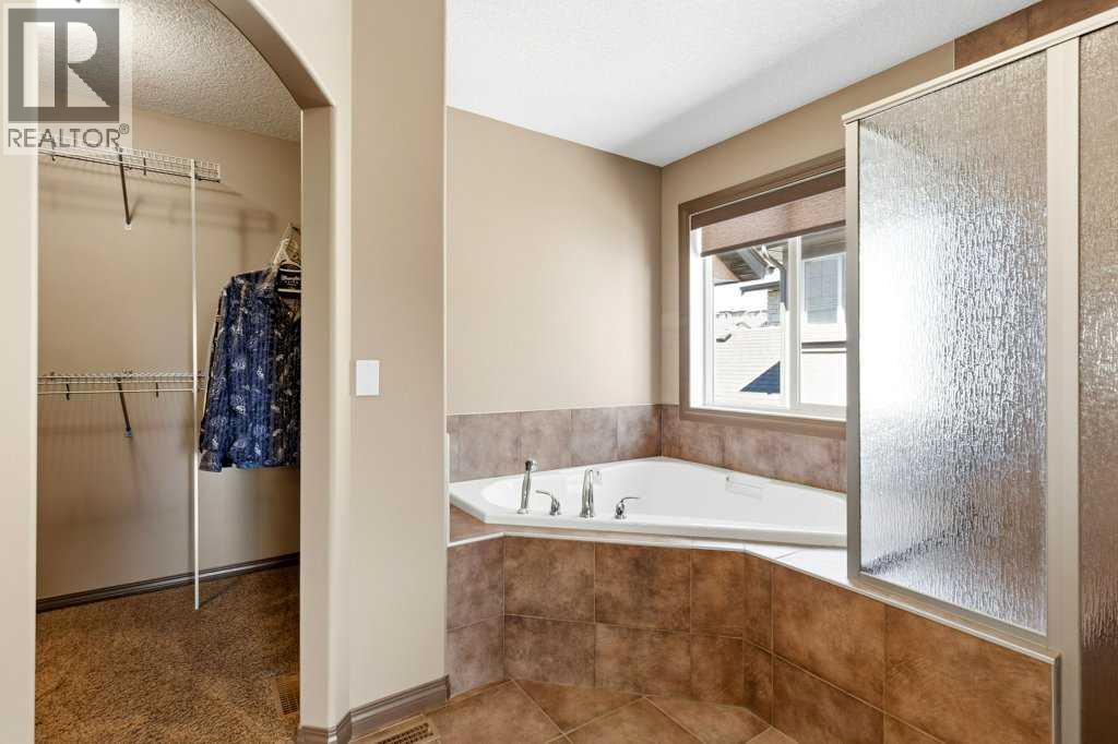 23 Aspen Stone Crescent Sw Property Photo 24