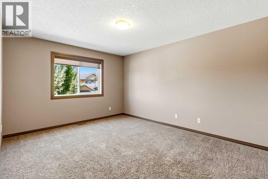 23 Aspen Stone Crescent Sw Property Photo 31