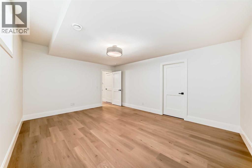 2034 52 Avenue Sw Property Photo 22