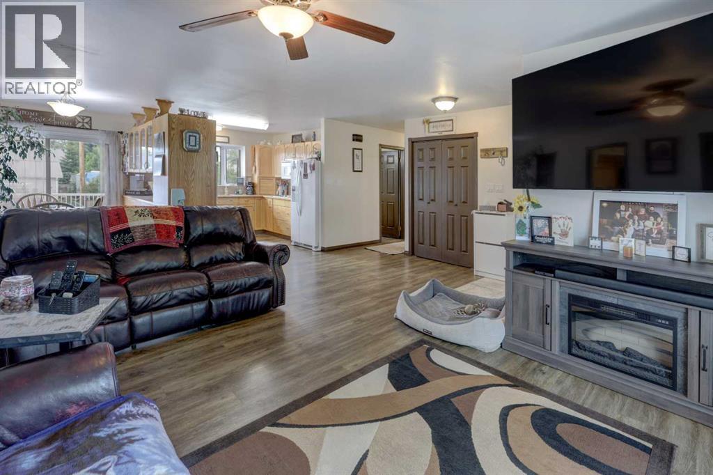 426 9 Street Property Photo 3