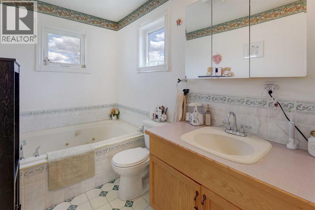 426 9 Street Property Photo 12