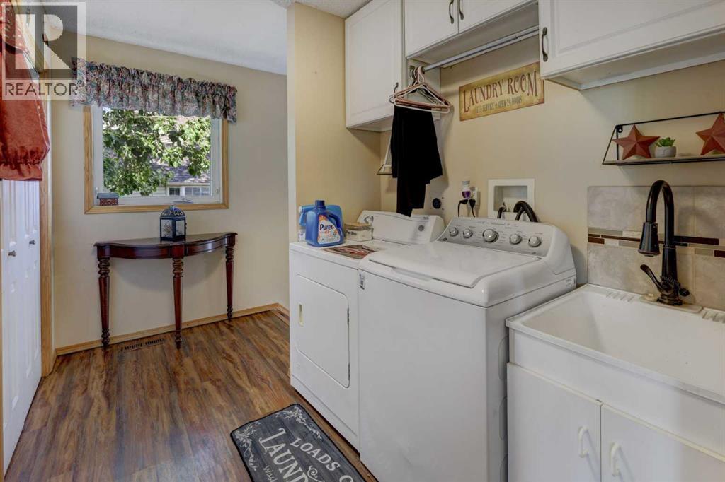 426 9 Street Property Photo 17