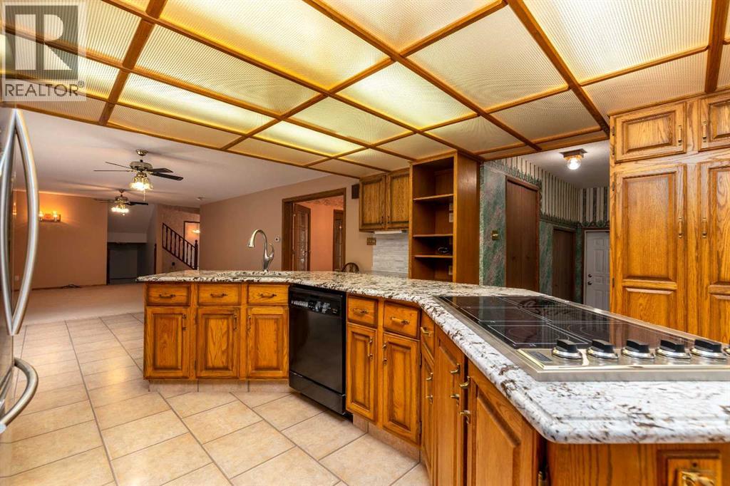 502 2 Street E Property Photo 4