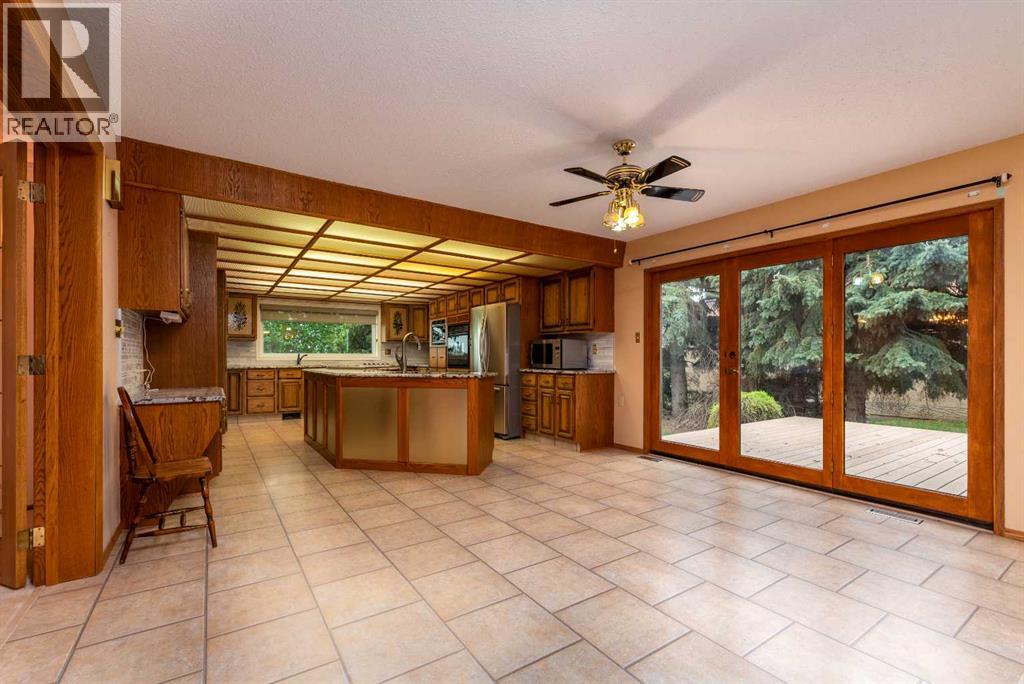 502 2 Street E Property Photo 7