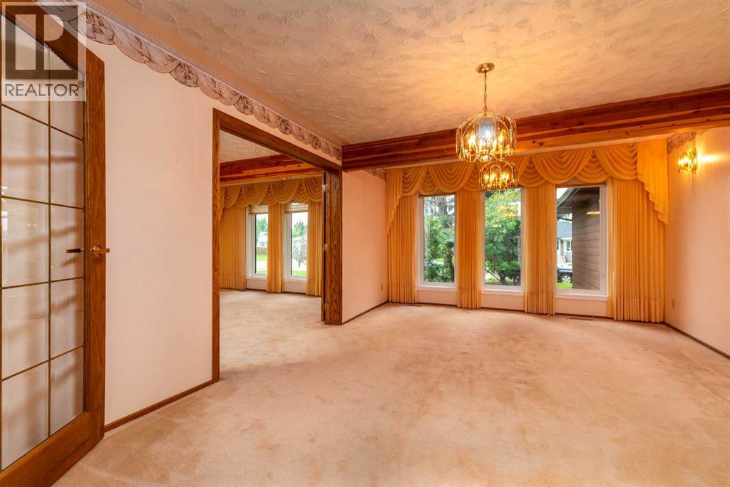 502 2 Street E Property Photo 11