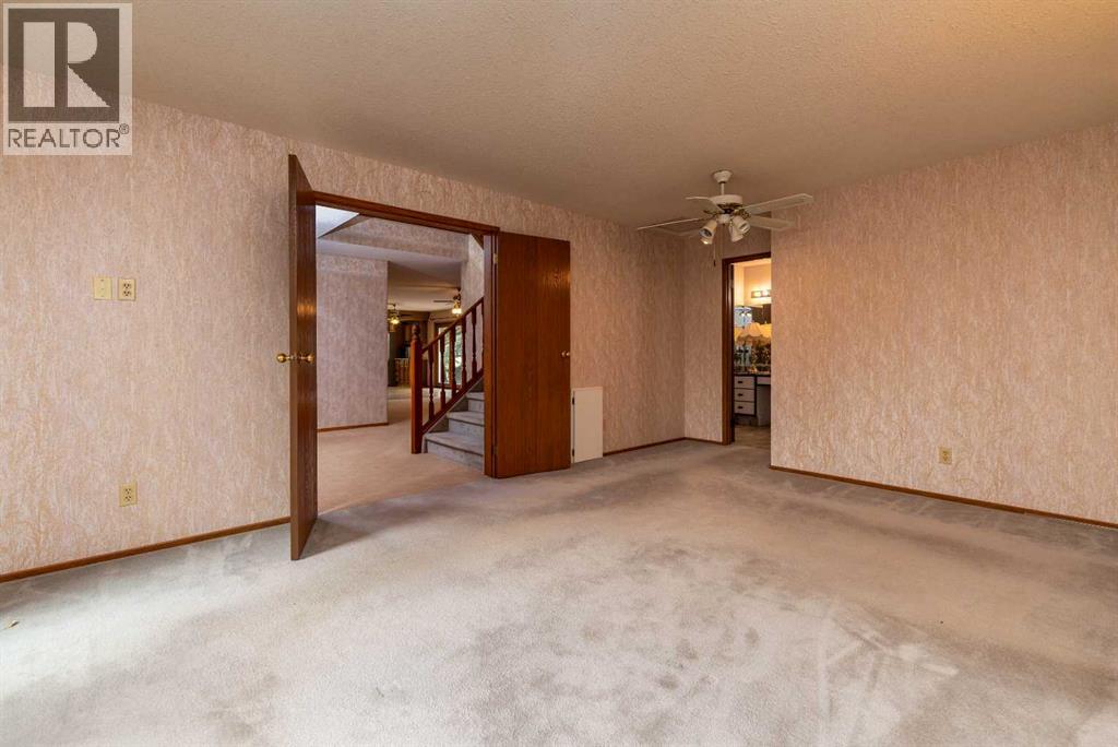 502 2 Street E Property Photo 16