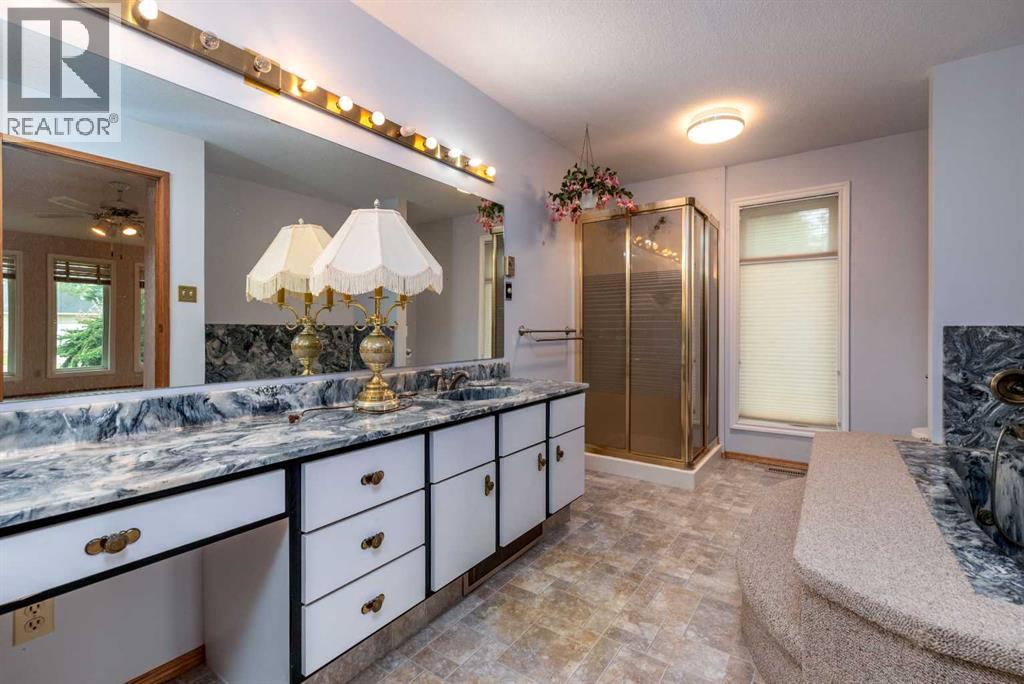 502 2 Street E Property Photo 17