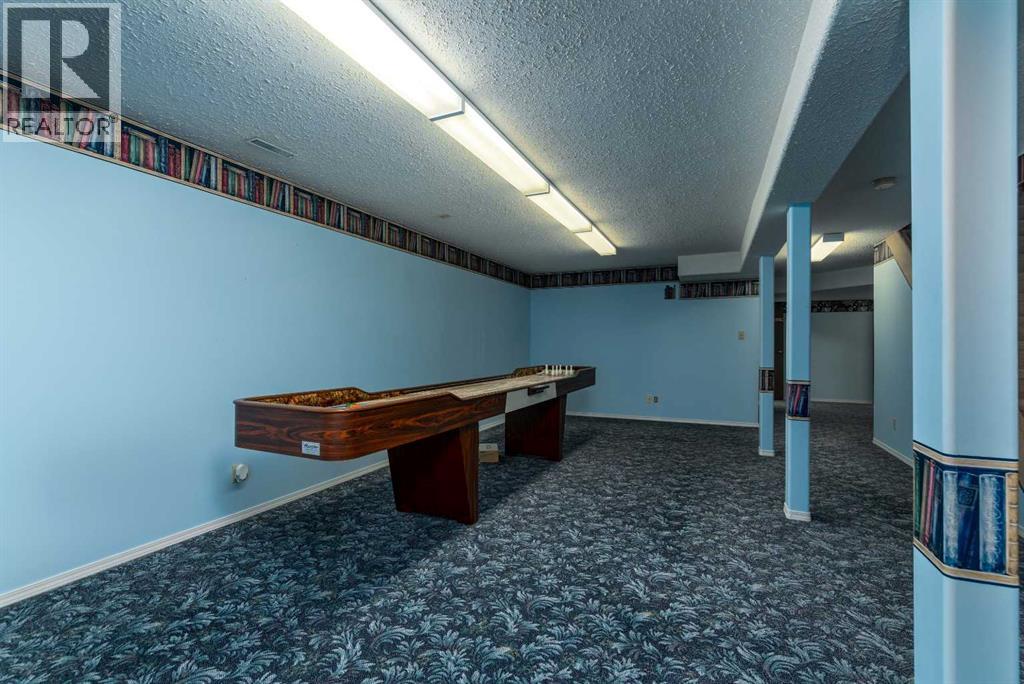502 2 Street E Property Photo 28