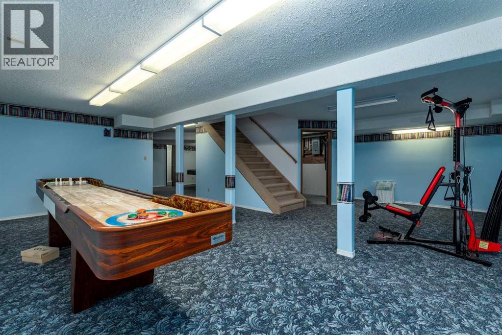 502 2 Street E Property Photo 29