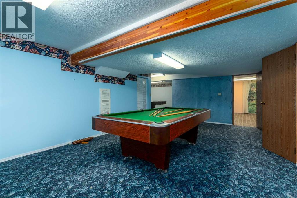 502 2 Street E Property Photo 31