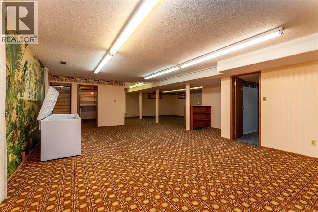 502 2 Street E Property Photo 33