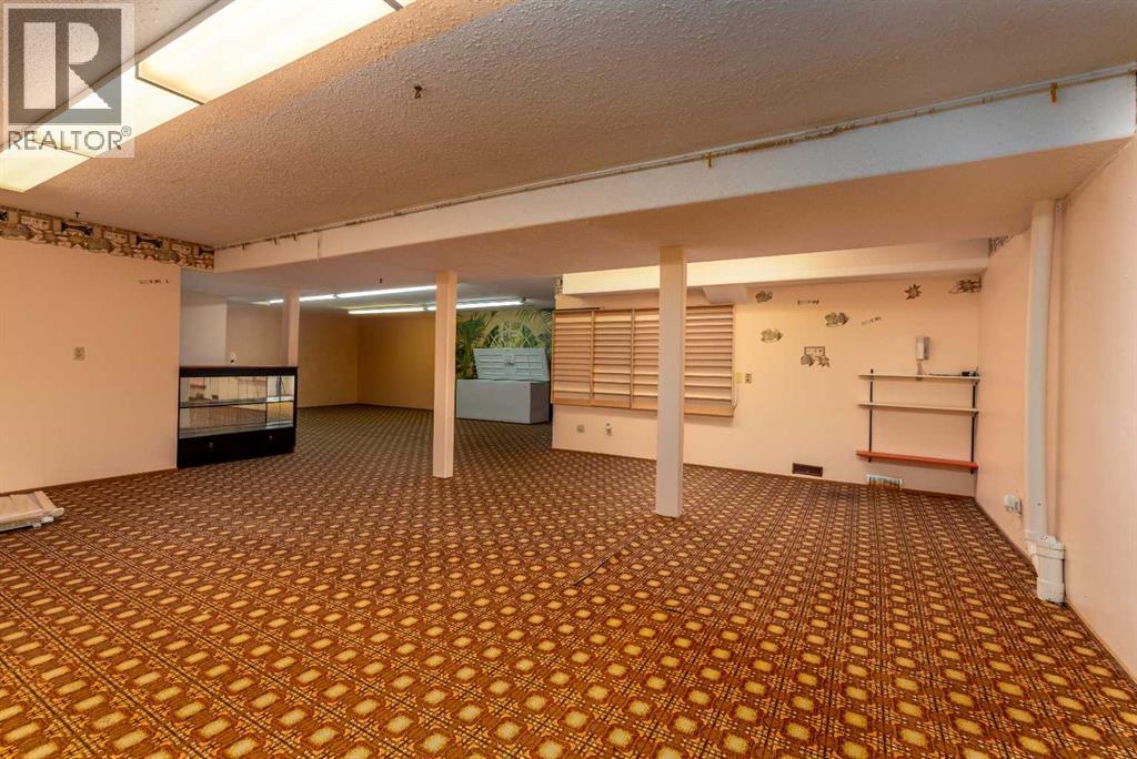 502 2 Street E Property Photo 35