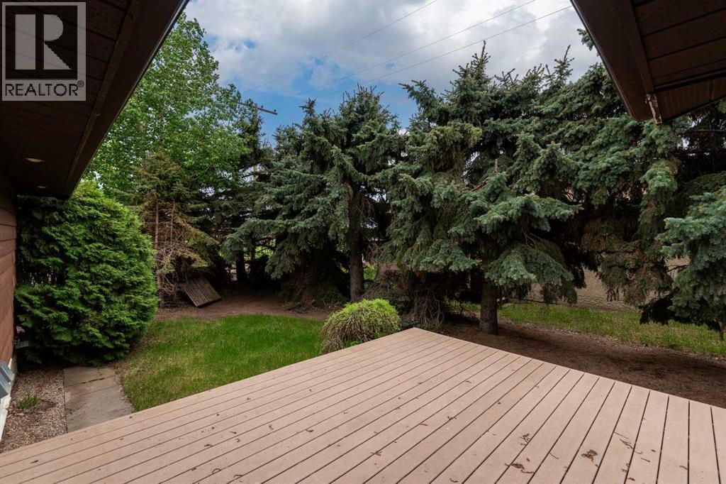 502 2 Street E Property Photo 40
