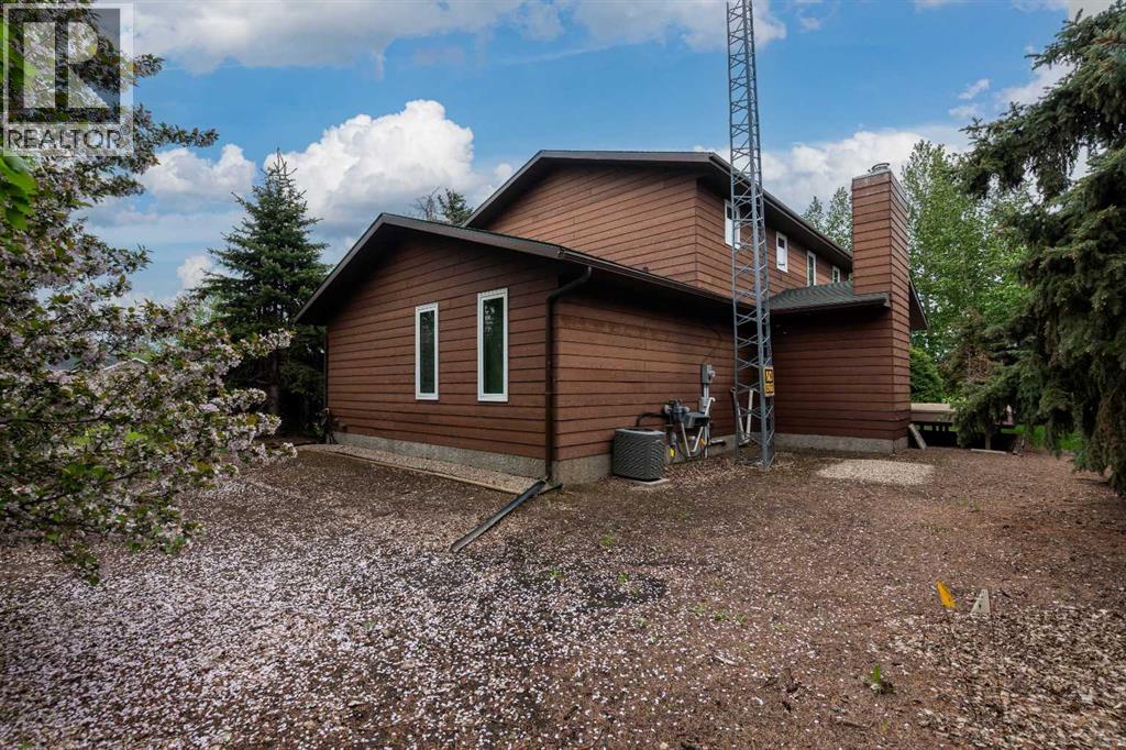 502 2 Street E Property Photo 42