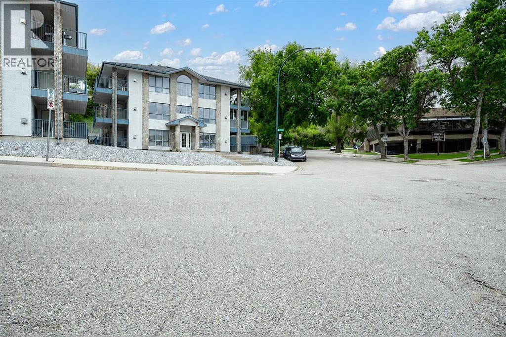 407 Macleod Trail Southeast Property Photo 6